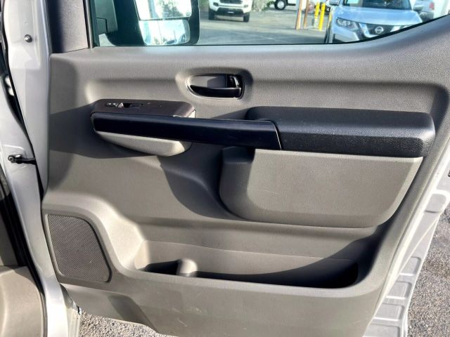 2016 NISSAN NV3500 HD PASSENGER SV VAN 3D