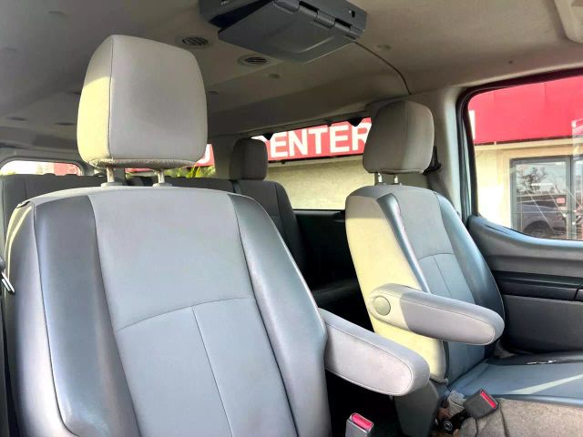 2016 NISSAN NV3500 HD PASSENGER SV VAN 3D