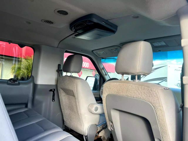 2016 NISSAN NV3500 HD PASSENGER SV VAN 3D