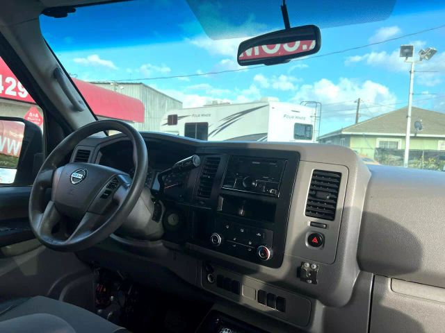2016 NISSAN NV3500 HD PASSENGER SV VAN 3D
