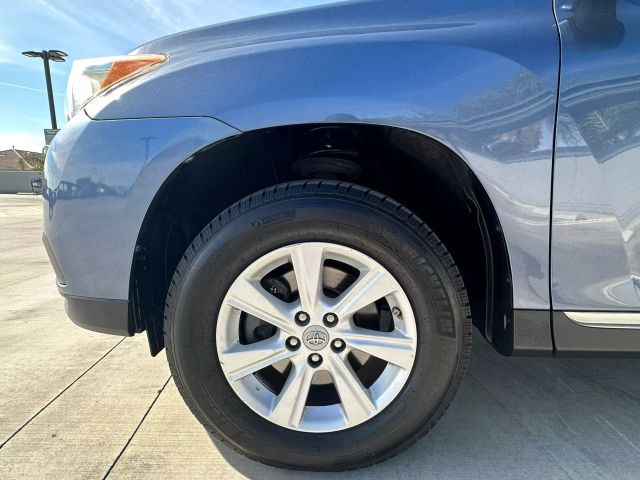 2011 TOYOTA HIGHLANDER SE SPORT UTILITY 4D