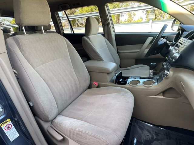 2011 TOYOTA HIGHLANDER SE SPORT UTILITY 4D
