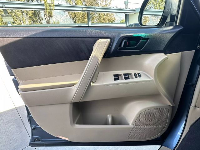 2011 TOYOTA HIGHLANDER SE SPORT UTILITY 4D