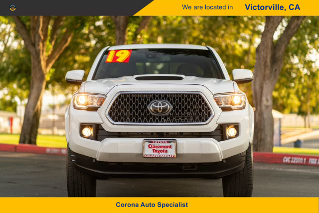2019 Toyota Tacoma Double Cab - Image 2