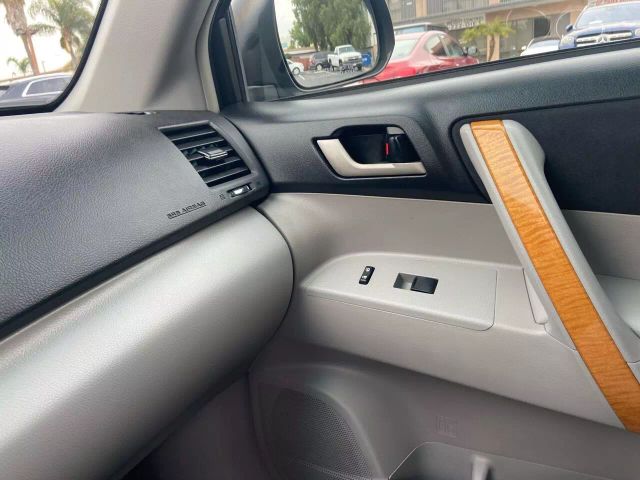 2010 TOYOTA HIGHLANDER HYBRID SPORT UTILITY 4D