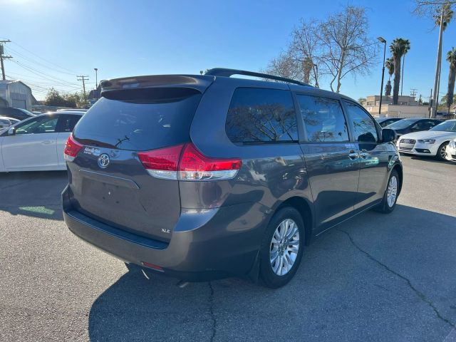 2013 TOYOTA SIENNA XLE MINIVAN 4D