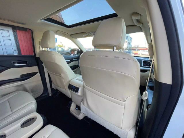 2015 TOYOTA HIGHLANDER XLE SPORT UTILITY 4D