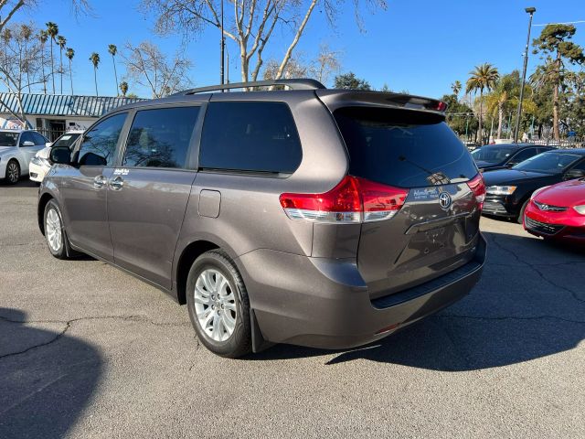 2013 TOYOTA SIENNA XLE MINIVAN 4D