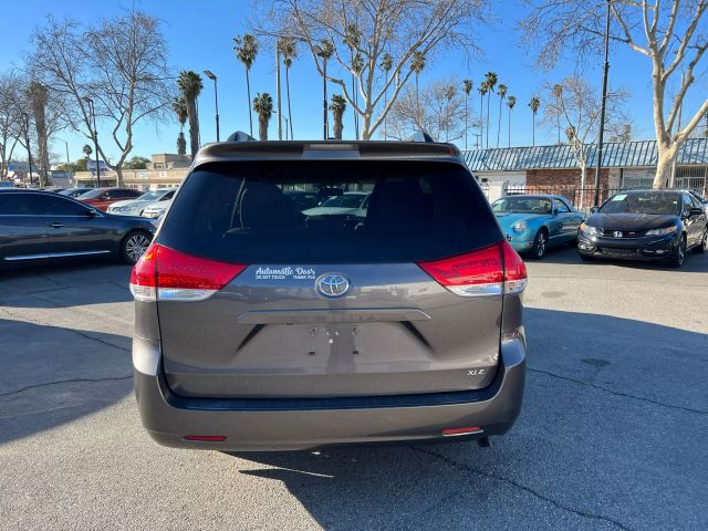 2013 TOYOTA SIENNA XLE MINIVAN 4D