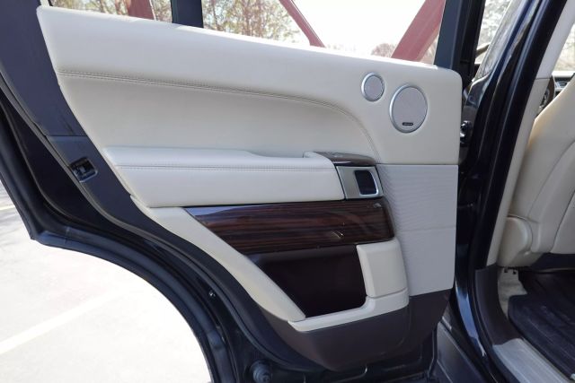 2016 Land Rover Range Rover - Image 10