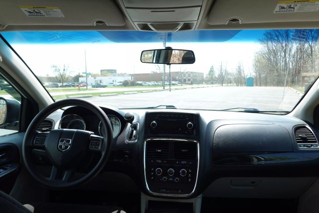 2013 Dodge Grand Caravan Passenger - Image 10