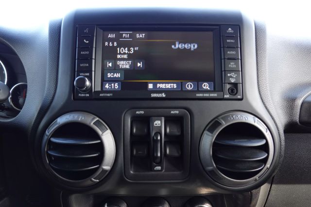2014 Jeep Wrangler - Image 17