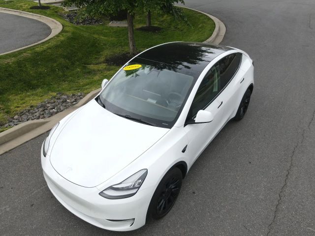 2022 Tesla Model Y - Image 18