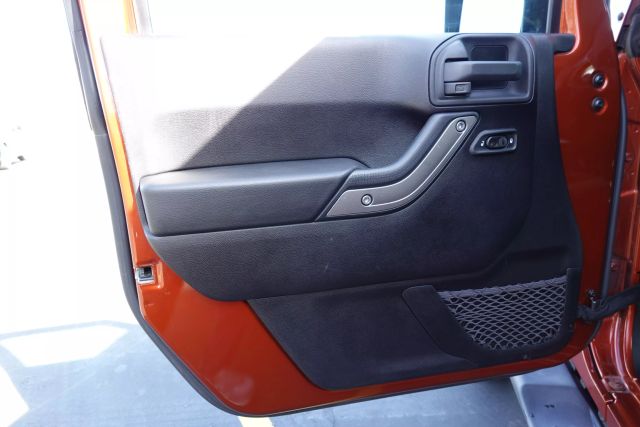 2014 Jeep Wrangler - Image 8