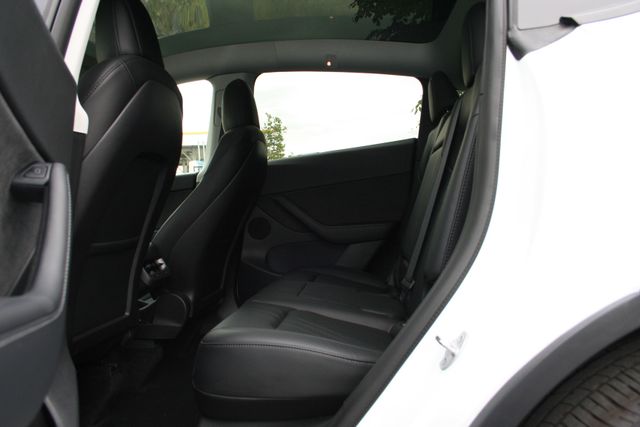 2022 Tesla Model Y - Image 40
