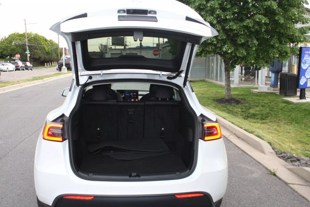 2022 Tesla Model Y - Image 26
