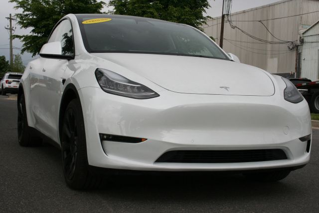 2022 Tesla Model Y - Image 5