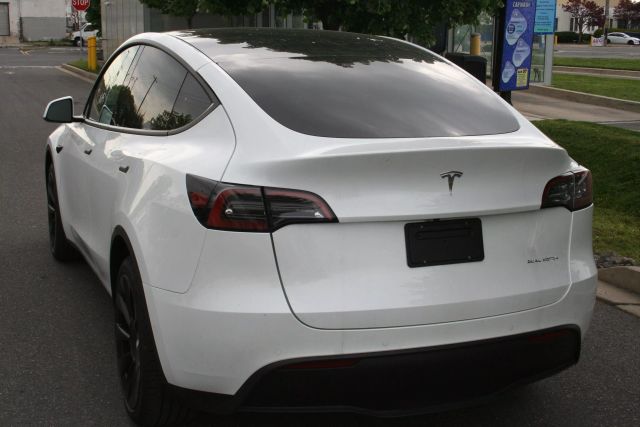2022 Tesla Model Y - Image 14