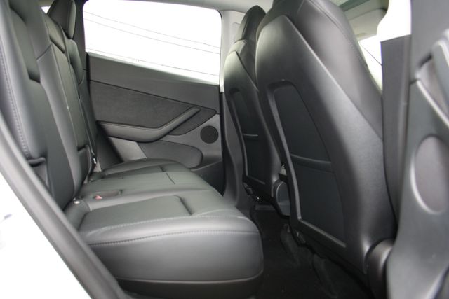2022 Tesla Model Y - Image 37