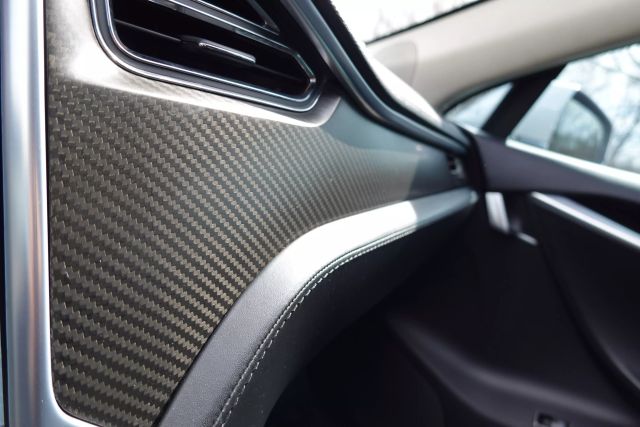 2013 Tesla Model S - Image 18
