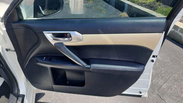 2015 Lexus Ct - Image 18