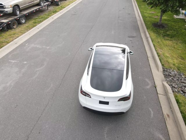 2022 Tesla Model Y - Image 19