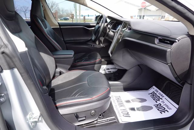2013 Tesla Model S - Image 13
