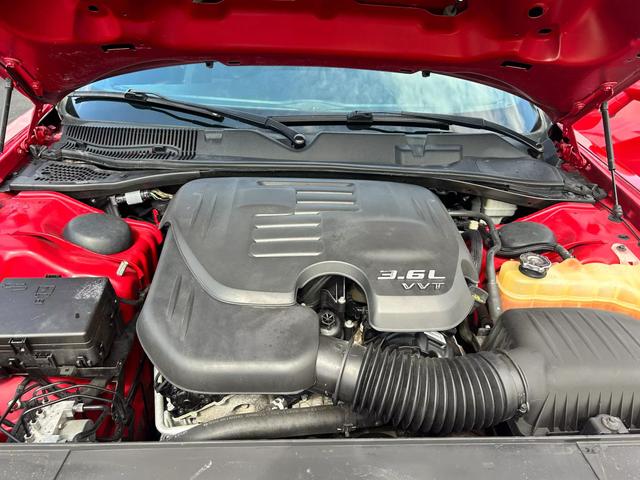 2015 Dodge Challenger Sxt Coupe 2d - Image 26