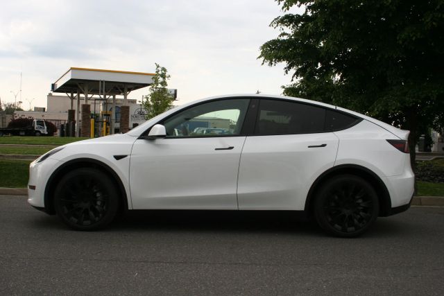 2022 Tesla Model Y - Image 15