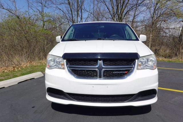 2013 Dodge Grand Caravan Passenger - Image 2