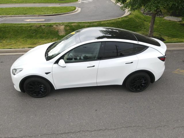 2022 Tesla Model Y - Image 21