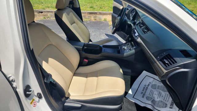 2015 Lexus Ct - Image 19