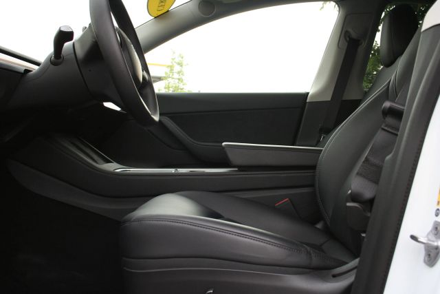 2022 Tesla Model Y - Image 31