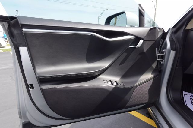 2013 Tesla Model S - Image 8