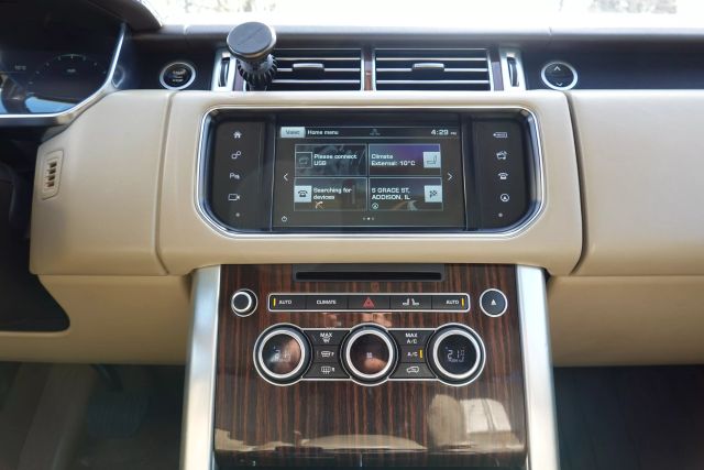2016 Land Rover Range Rover - Image 17