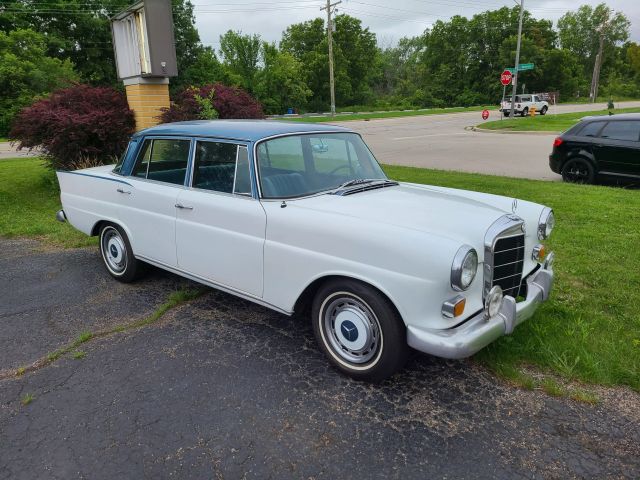 1967 Mercedes 200d - Image 3