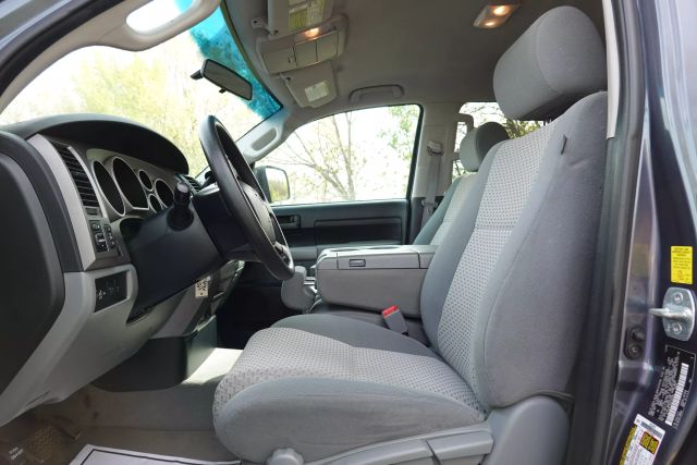 2010 Toyota Tundra Double Cab - Image 9