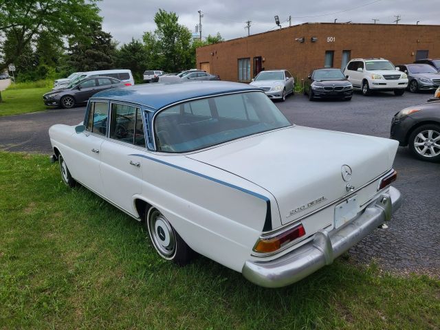 1967 Mercedes 200d - Image 6