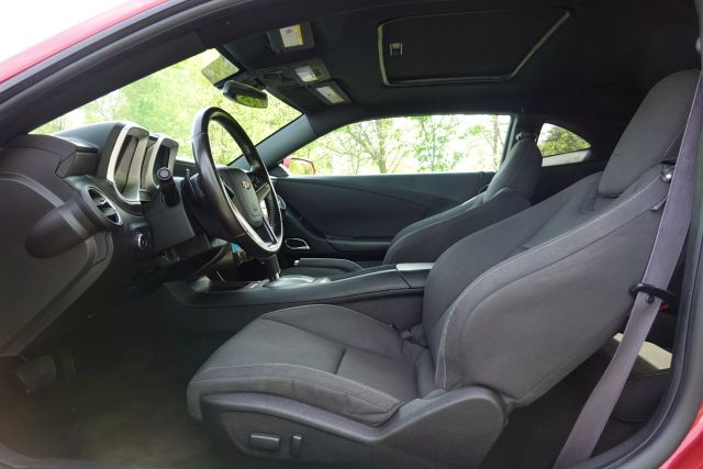 2015 Chevrolet Camaro - Image 9