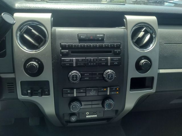 Year}} FORD F150 SUPERCREW CAB PICKUP SILVER AUTOMATIC - Elite Automall LLC in Tavares,FL,28.81693, -81.72783