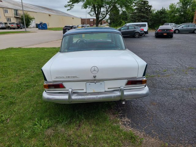 1967 Mercedes 200d - Image 7