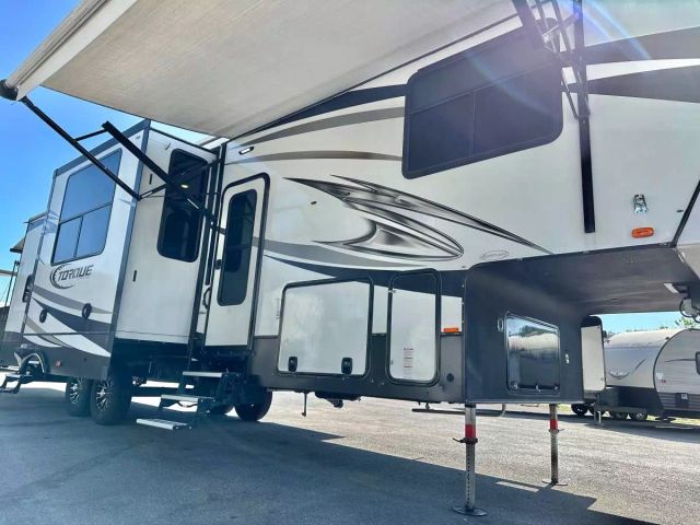 2017 Heartland Torque - Image 3