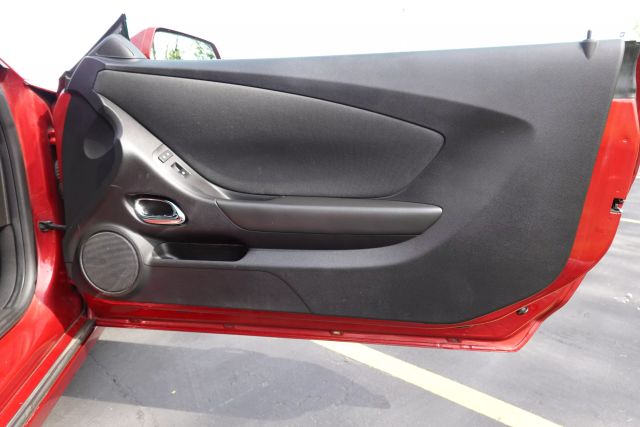 2015 Chevrolet Camaro - Image 13