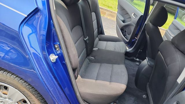 2018 Kia Forte - Image 19