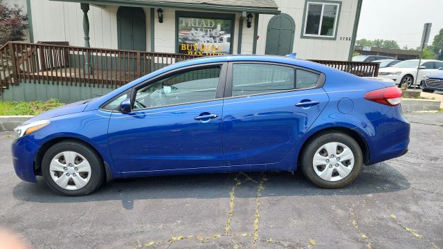 2018 Kia Forte - Image 8