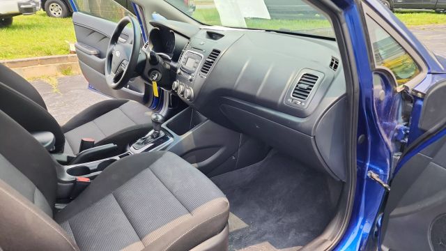 2018 Kia Forte - Image 14