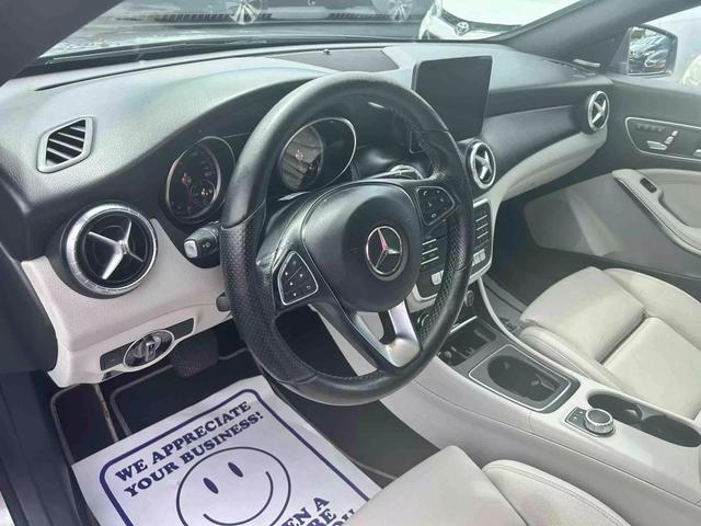 2017 Mercedes-benz Cla Cla 250 4matic Coupe 4d - Image 16