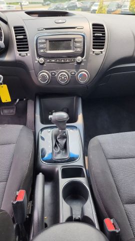 2018 Kia Forte - Image 11