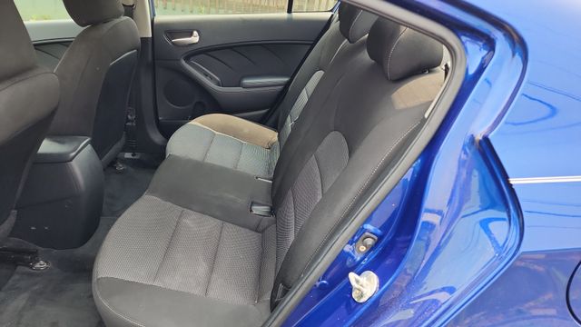 2018 Kia Forte - Image 22