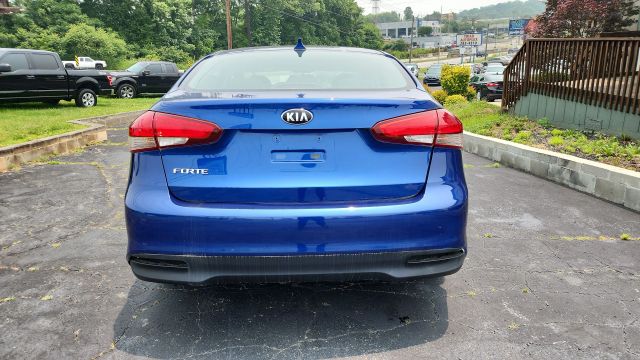 2018 Kia Forte - Image 6